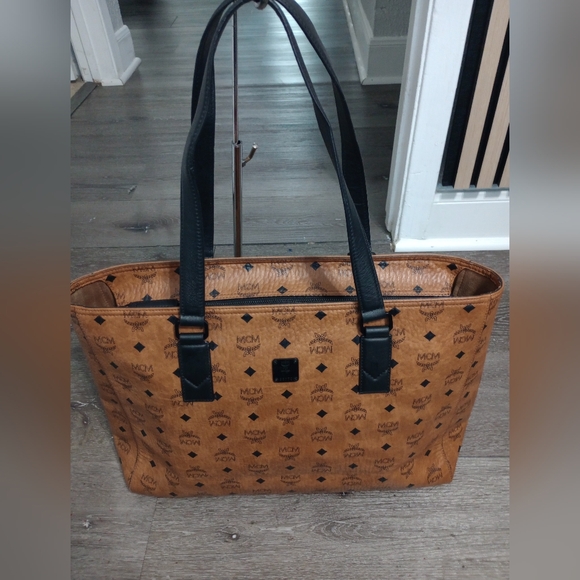 MCM Bags - Picture 2 of 16
